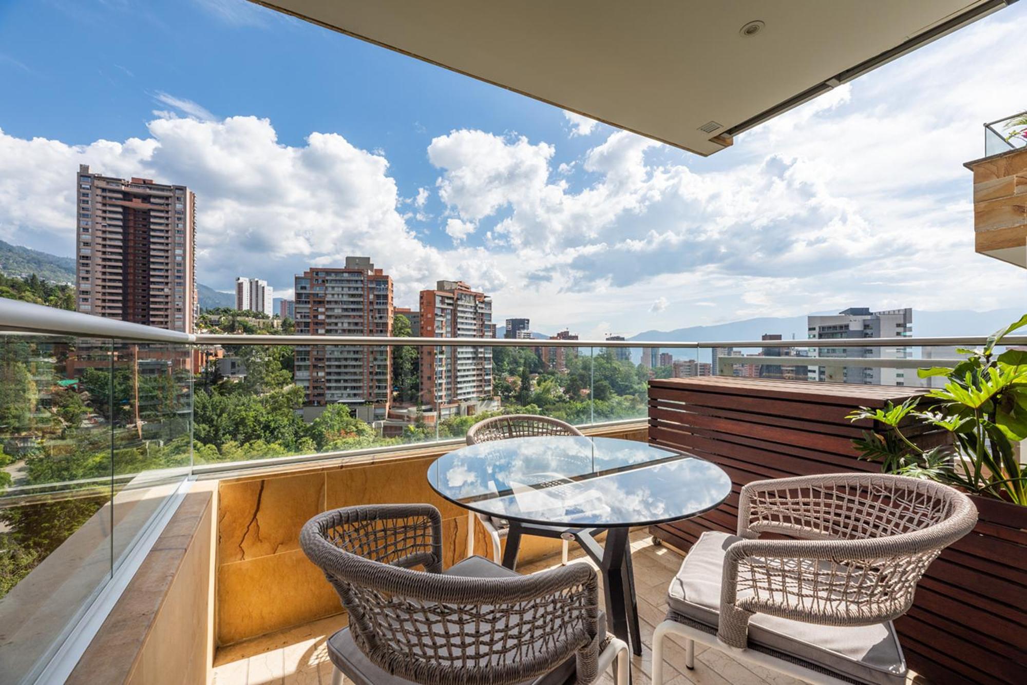 Estelar La Torre Suites Medellin Bagian luar foto